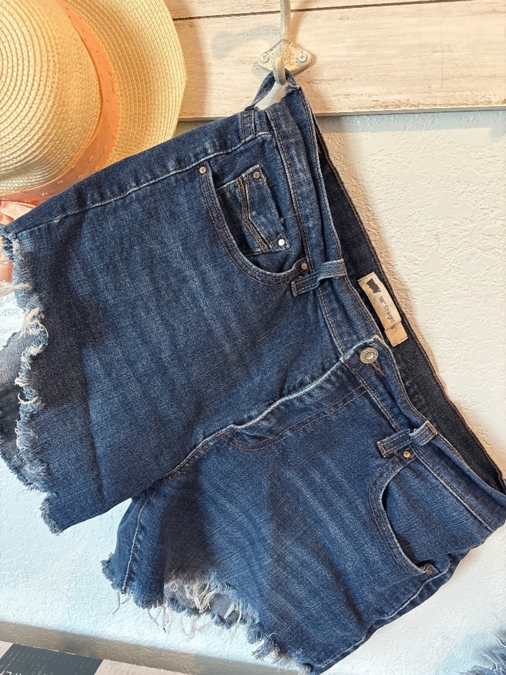 Levi’s Cutoff Shorts – Button Back Pockets – Vintage Style Denim